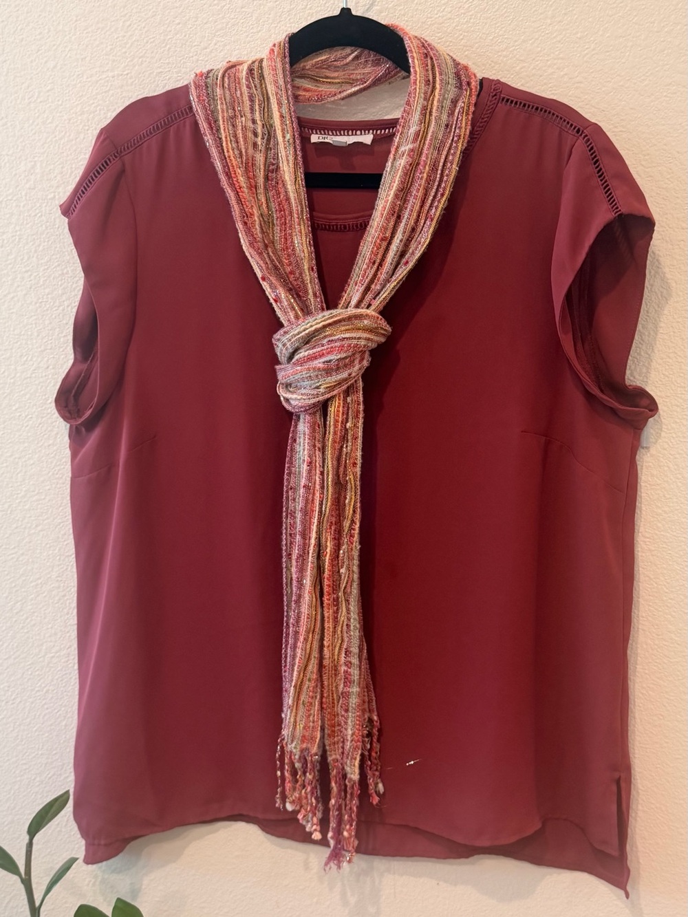 DR2 Multicolor Knit Scarf in Pink, Cream, Gold Tones